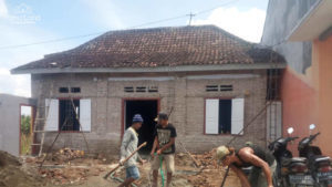 Pengerjaan 1 renovasi rumah di Jl Sumba , dekat PAUD Al Gifari Blitar