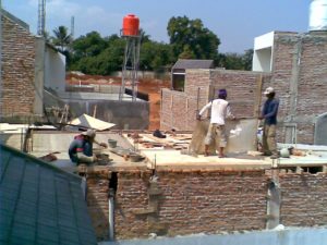 Menghitung biaya renovasi rumah