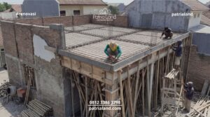 Aturan pelepasan bekisting plat lantai atau slab yang membutuhkan waktu tunggu 7 hingga 14 hari.