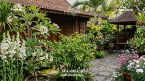 Bunga tradisional beraroma harum seperti sedap malam, kenanga, kamboja, dan anyelir yang cocok untuk taman rumah.