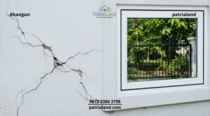 Panduan lengkap cara cegah rumah retak sejak awal yang wajib diketahui sebelum memulai proyek bangun atau renovasi rumah.