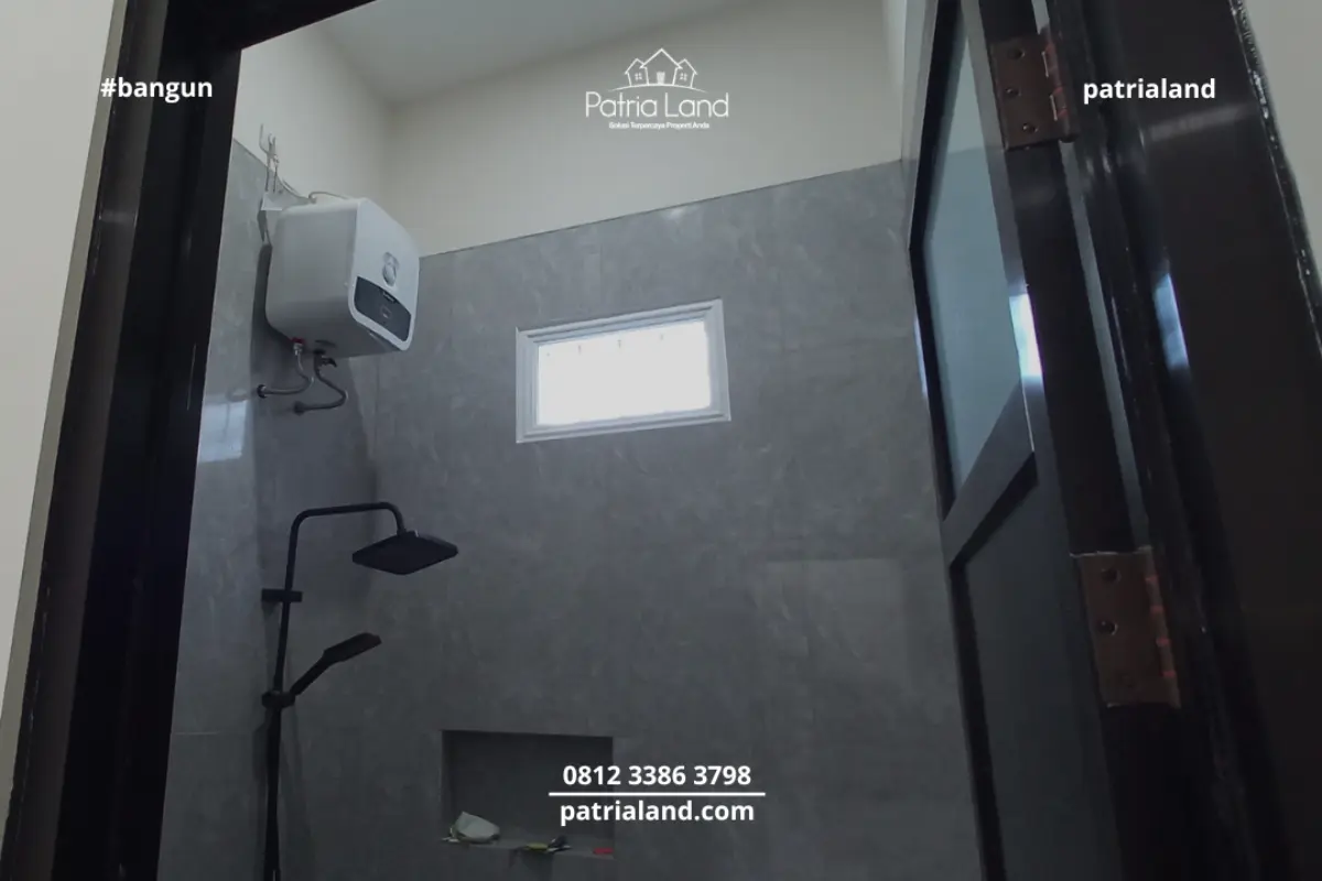 Pemasangan water heater yang rapi oleh tim PatriaLand