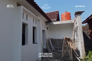 Perbandingan instalasi toren air stainless di area luar ruangan oleh jasa kontraktor PatriaLand Blitar.